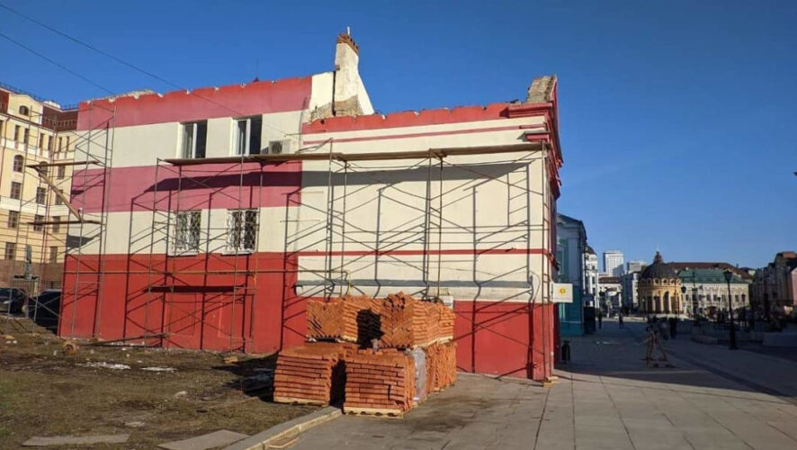 Дом по улице Петербургской имеет статус ценного градоформирующего объекта.