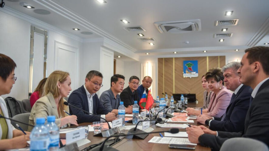 С иностранной делегацией встретился Наиль Магдеев.