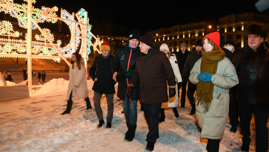 Также президент оценил каток.