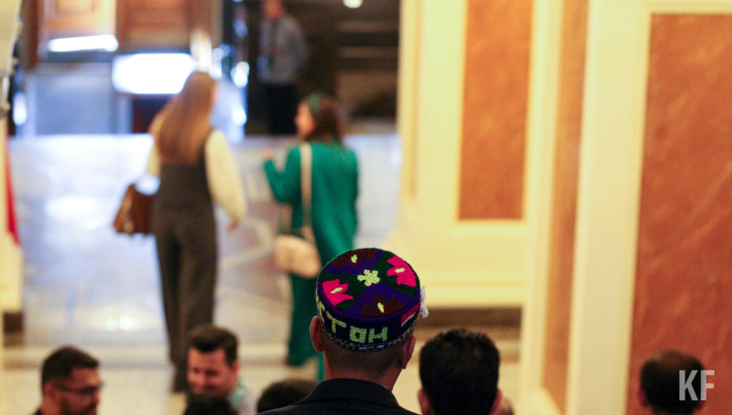 На пленарной сессии Казанского глобального молодежного саммита республиканские и федеральные власти