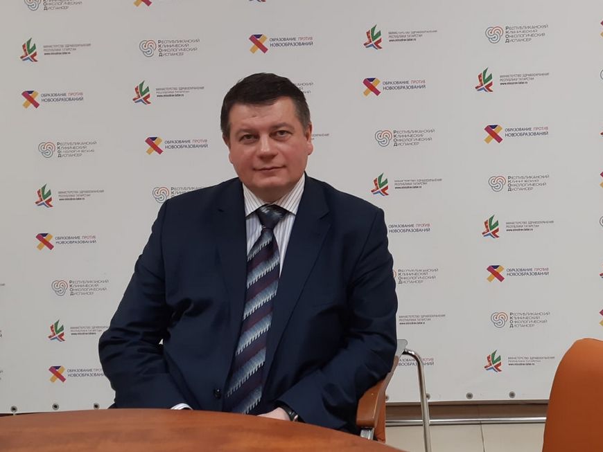 как онкобольным защититься от COVID-19 и можно ли людям с подобным заболеванием прививаться от новой инфекции.