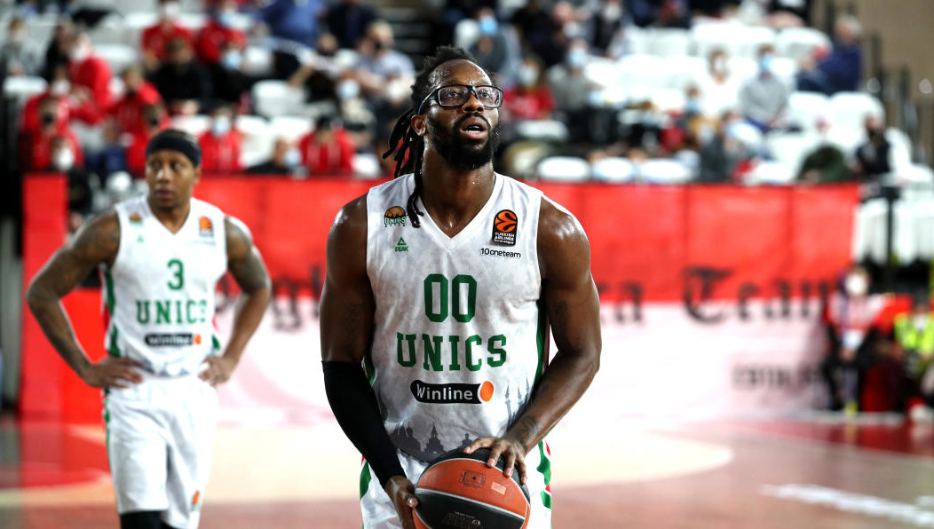 Евролига отменила все игры с участием российских команд.