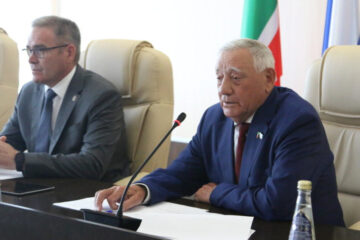 Заседание прошло при участии первого замруководителя администрации президента Татарстана Ильнура Гарипова.