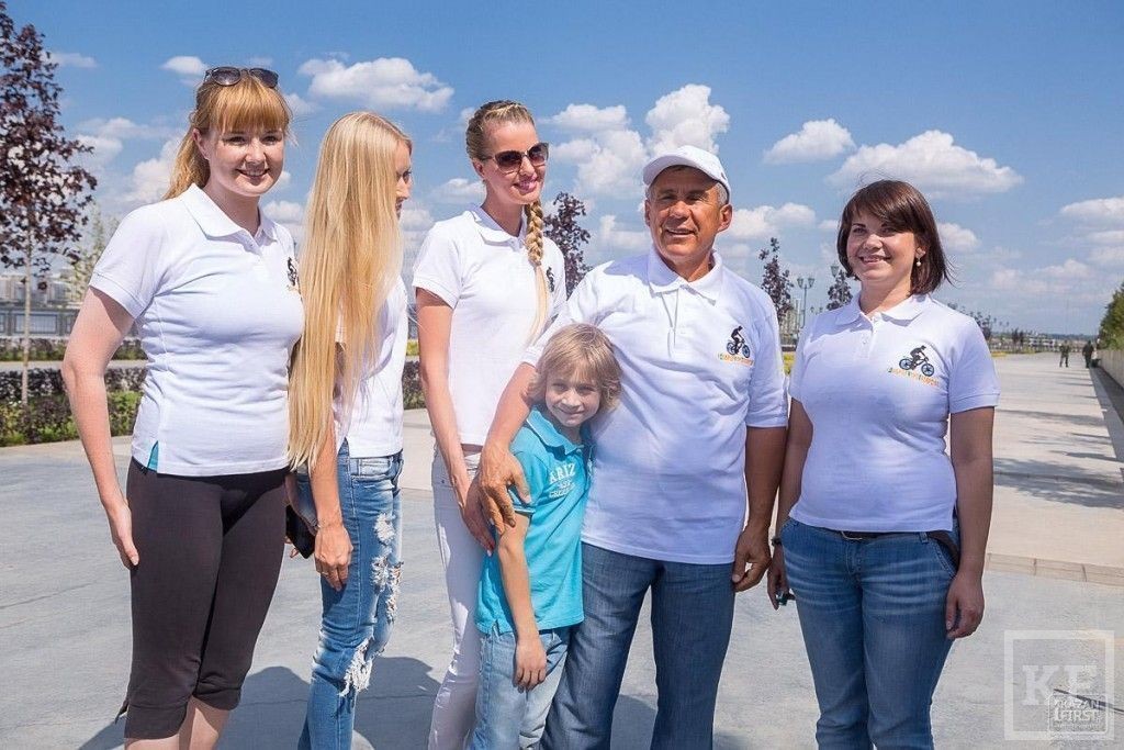Встреча Рустама Минниханова с организаторами флешмоба «Доброе утро, Татарстан»
