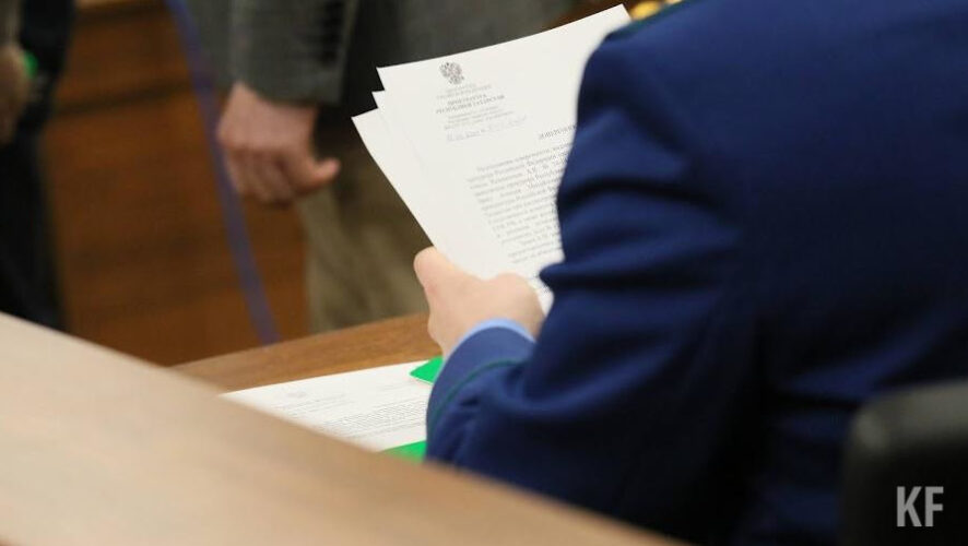 В доме установлен узкий лифт