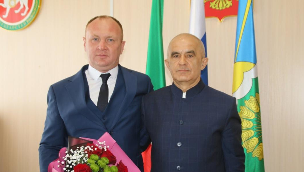 Процедура избрания состоялась на очередном заседании районного совета в результате открытых выборов.