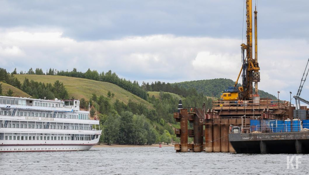 Сейчас территория порта огорожена забором