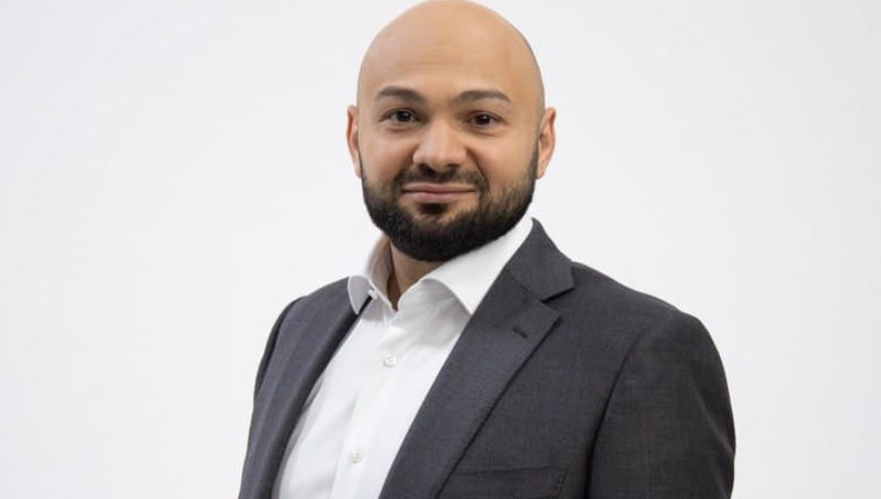 Владимир Кутилов отметил юридическое образование кандидата и его опыт работы с законами.