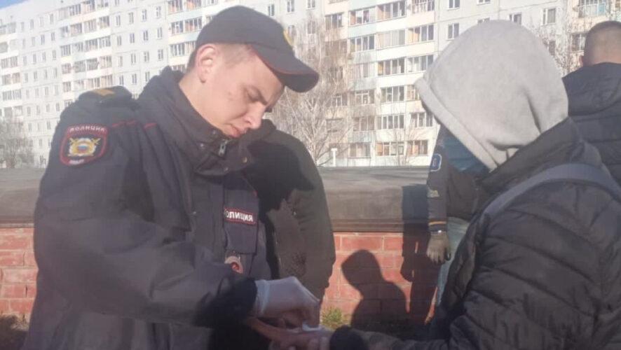 Произошло все в один день с разницей в чуть больше часа.