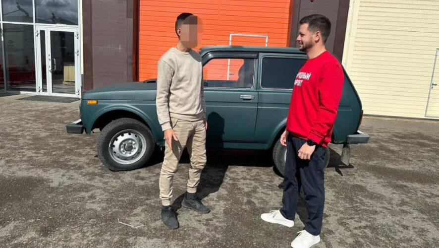 Вместе с машиной вручили запчасти и расходники для техники.