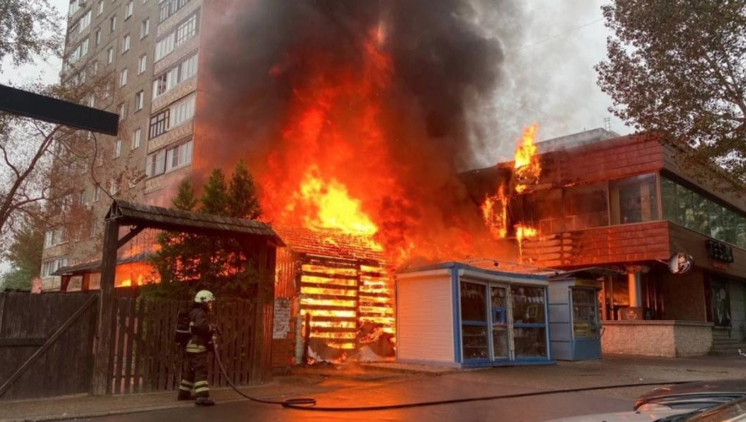 Людей успели эвакуировать.