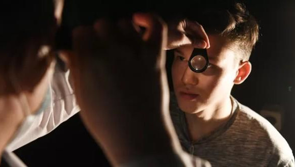 Частота близорукости в младших классах школы составляет 6-8%