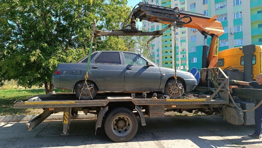 У мужчины забрали «Ладу» из-за долга в 30 тысяч рублей.