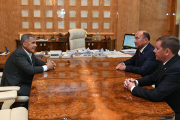 Экс-министра Марата Ахметова Президент поблагодарил за работу.