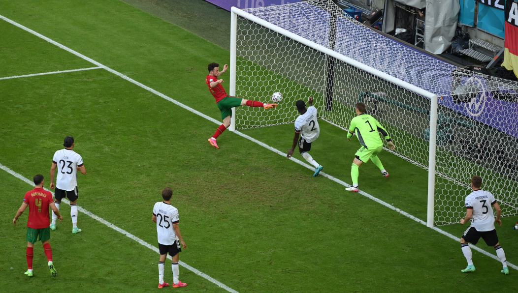 Немцы победили с матче 4:2.