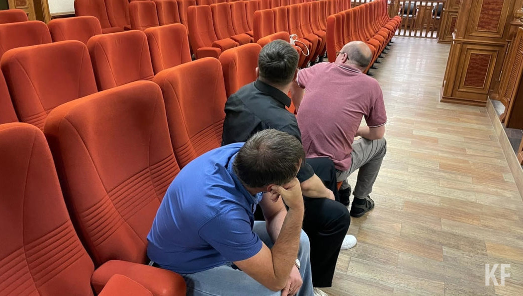 Судебные тяжбы длятся уже больше полугода.