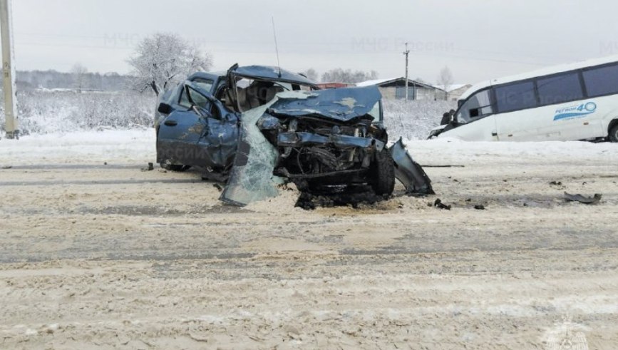 Водитель иномарки погиб.