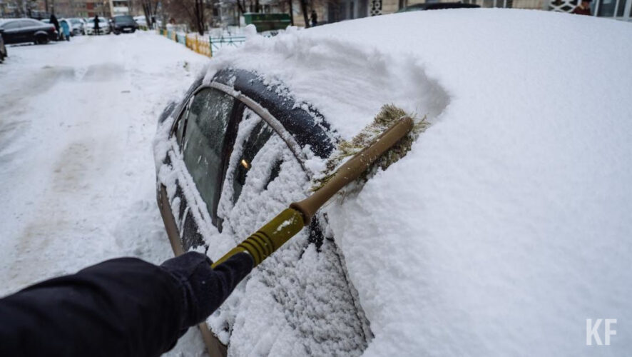 В контракт входят ручная и механическая уборка снега