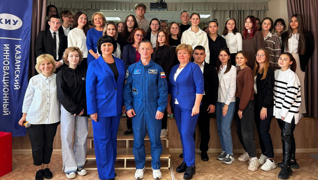 Герой России Сергей Рыжиков посетил детский сад №11 «Искорка» и филиал колледжа «Казанского инновационного университета».