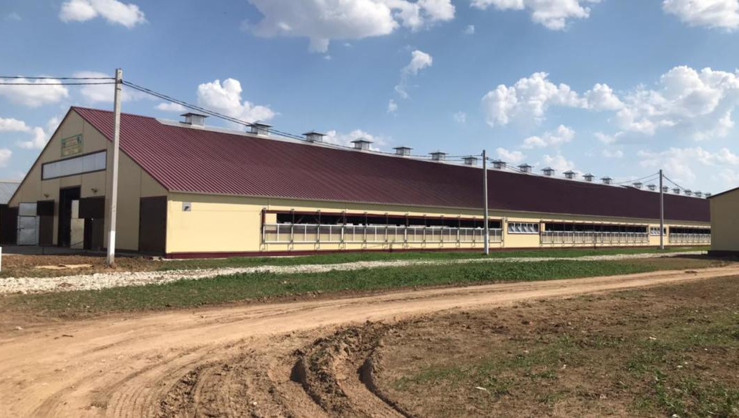 Производительность нового комплекса ожидается на уровне 8640 тонн молока в год.