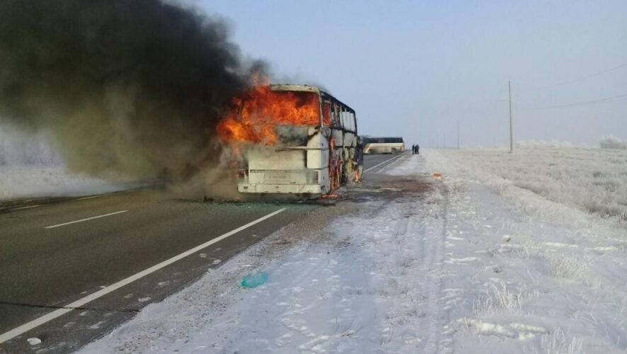 Причиной пожара в автобусе в Актюбинской области Казахстана