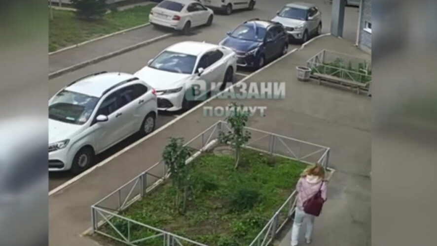 Никто из прохожих не пострадал.