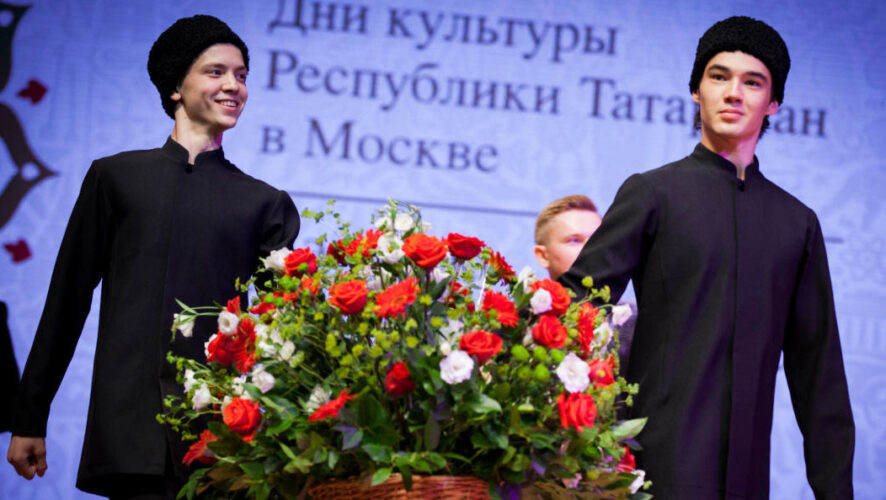 Торжественный вечер мастеров искусств посетил Рустам Минниханов.