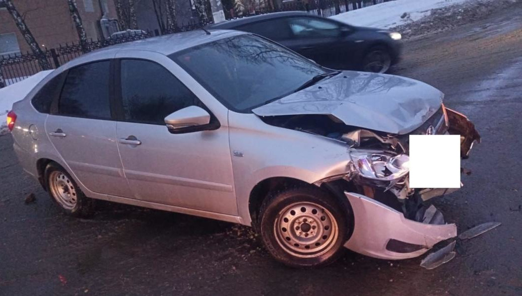 Пострадала пассажирка одной из легковушек.