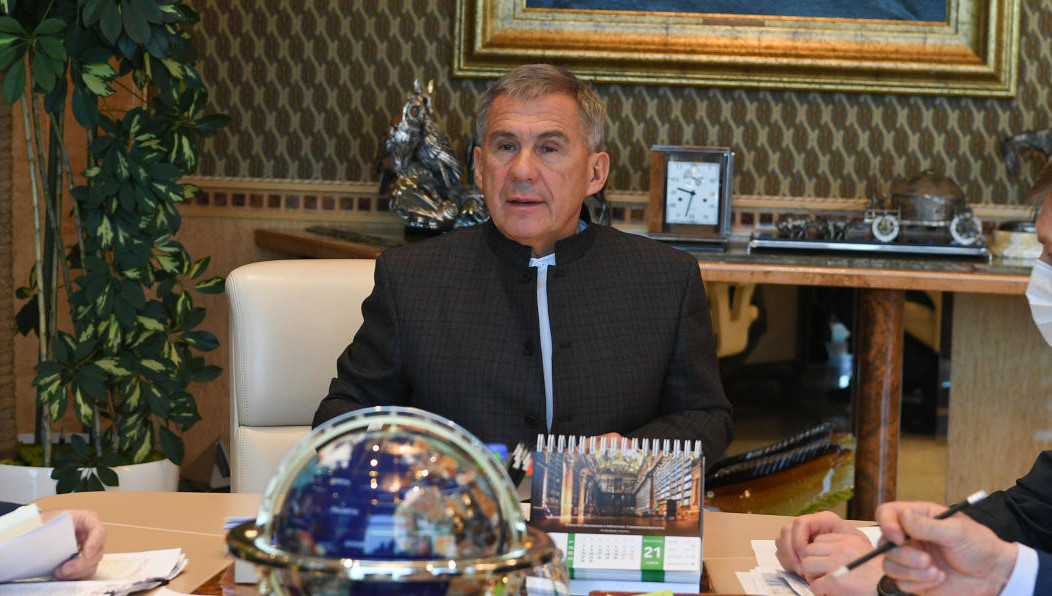 Совещание по вопросам автодороги прошло в Доме правительства.