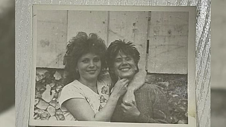 Девушка уехала в другую республику в 18 лет.