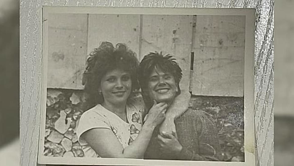 Девушка уехала в другую республику в 18 лет.