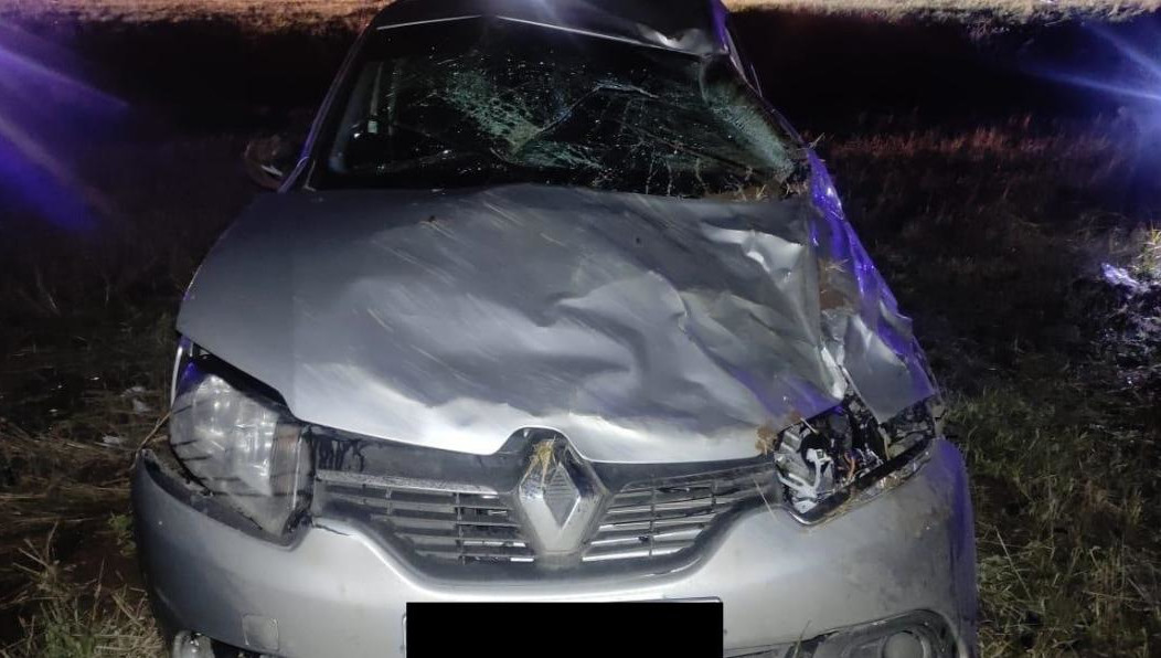 Кузов иномарки оказался сильно поврежден.