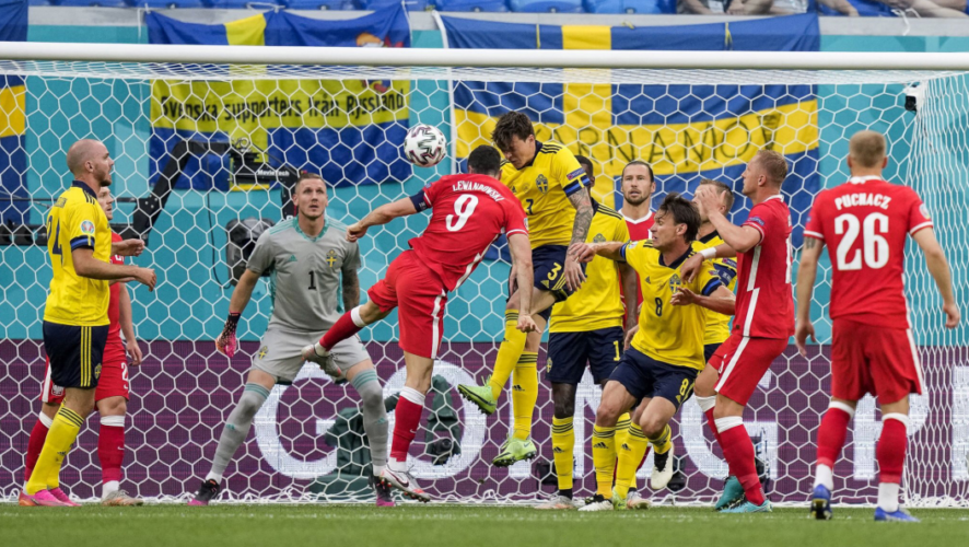 Шведы вышли в плей-офф чемпионата Европы.