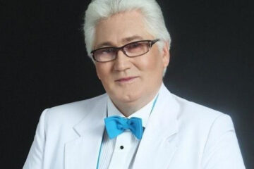 Равиль Харисов родился в Казани и выступал на сцене Казанской городской филармонии.