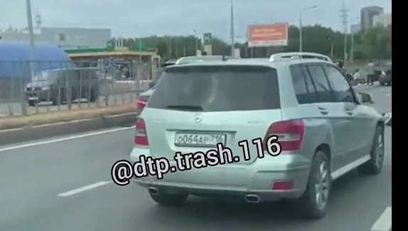 На дороге сбили женщину.