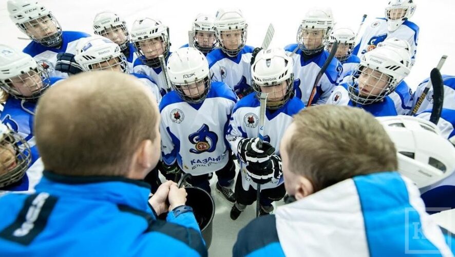Федерация хоккея России (ФХР) планирует внедрять специально разработанные методики развития игроков во все хоккейные школы страны.