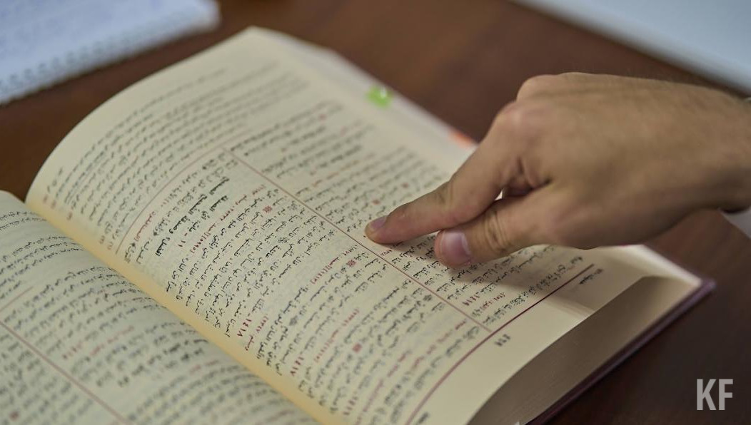 Для обучения сети ученые использовали данные из сотен тысяч рукописных строк из реальных текстов XVIII - XIX веков и десятков миллионов сгенерированных примеров.