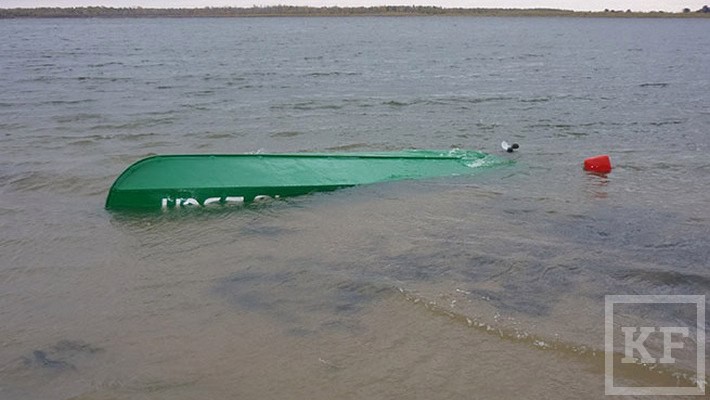 пропавшего после столкновения его резиновой лодки с баржей
