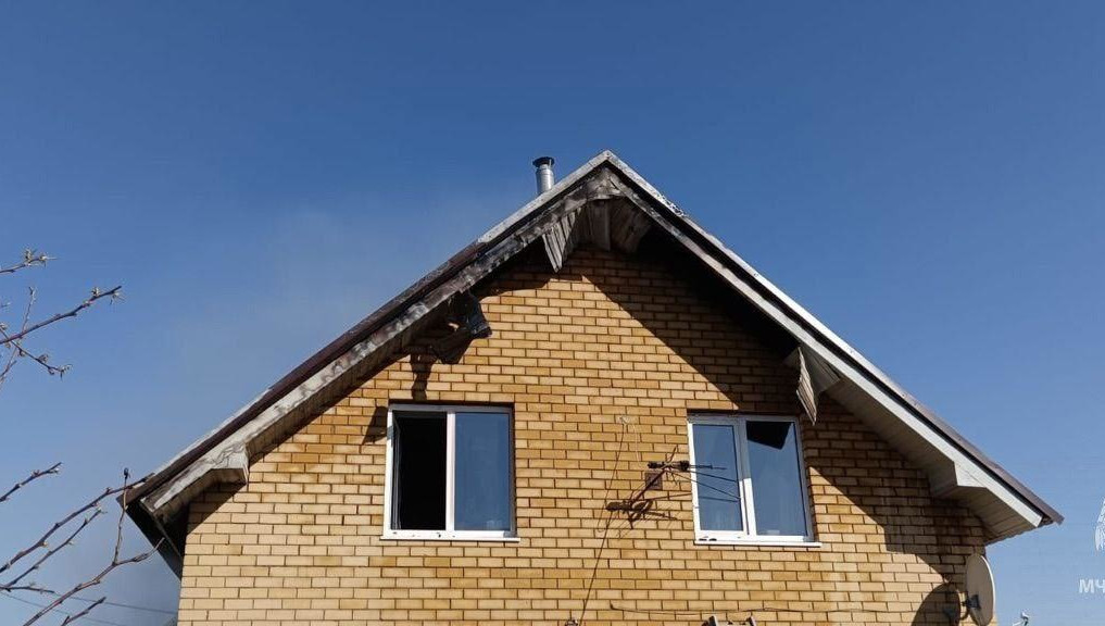 Мальчика с подозрением на отравление продуктами горения доставили в ДРКБ.