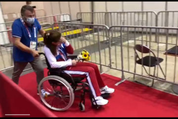 Татарстанская спортсменка получила травму ноги в финальном поединке.
