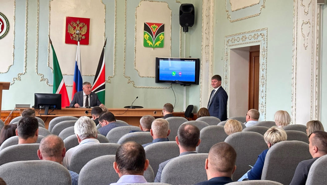 Ранее мужчина работал директором «Теннис Холла».