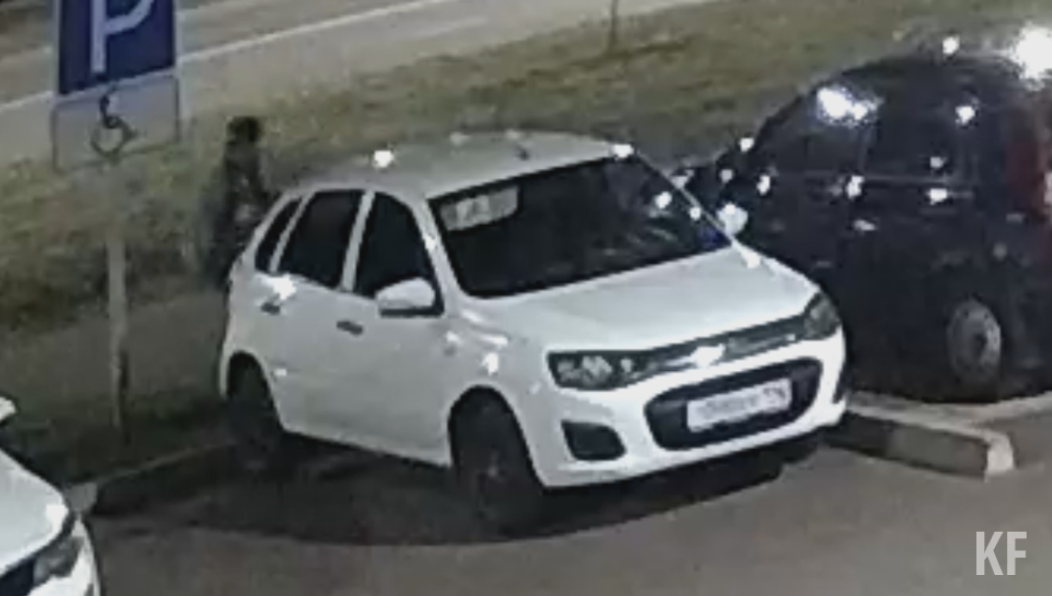 Женщина выставила предварительный ущерб.