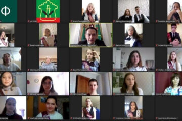 Глава Альметьевска Тимур Нагуманов через интернет принял участие в 7 «Последних звонках» в школах района.