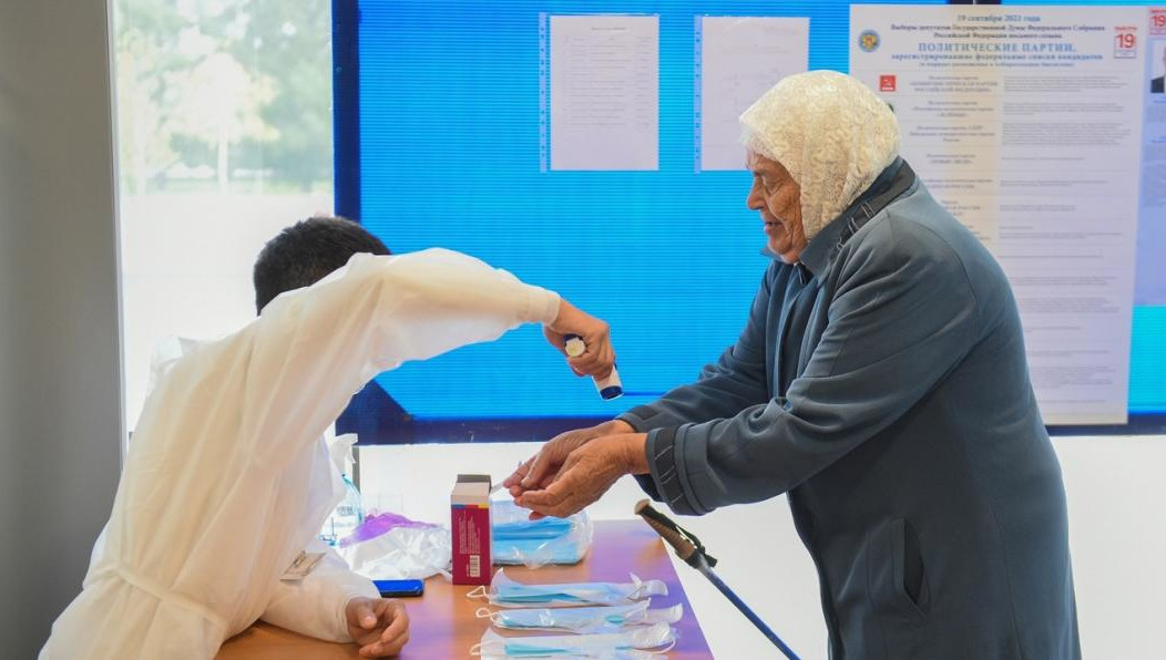 В каждом также предлагают антисептики для обработки рук.