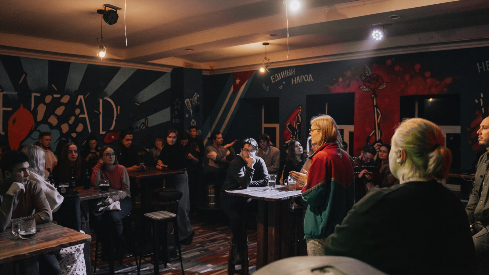 в отличие от стран Запада