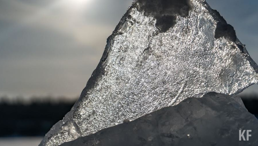 На Куйбышевском и Нижнекамском водохранилищах продолжается дрейф льда различной интенсивности.