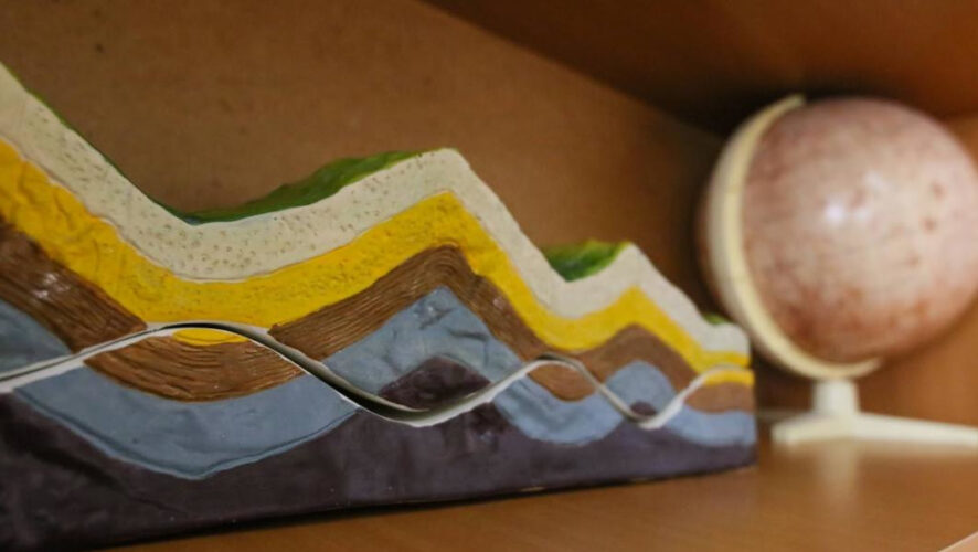 Департамент обосновал более 300 жалоб в неправомерном поведении сотрудников образовательных учреждений.