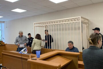 Двое подсудимых подозревались в получении взятки в 7 млн рублей.