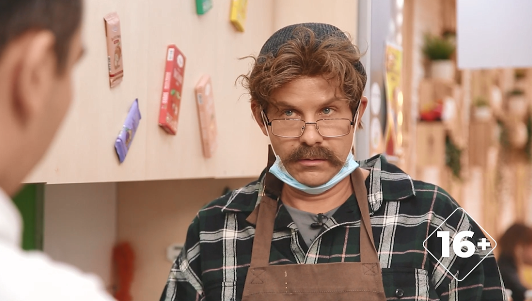 Артист должен был за 2 минуты готовить сэндвичи