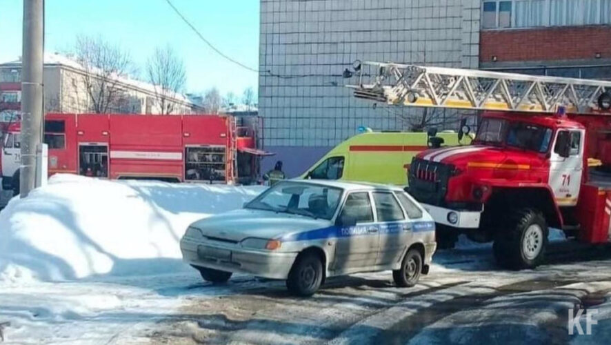 По факту поджога возбуждено уголовное дело.